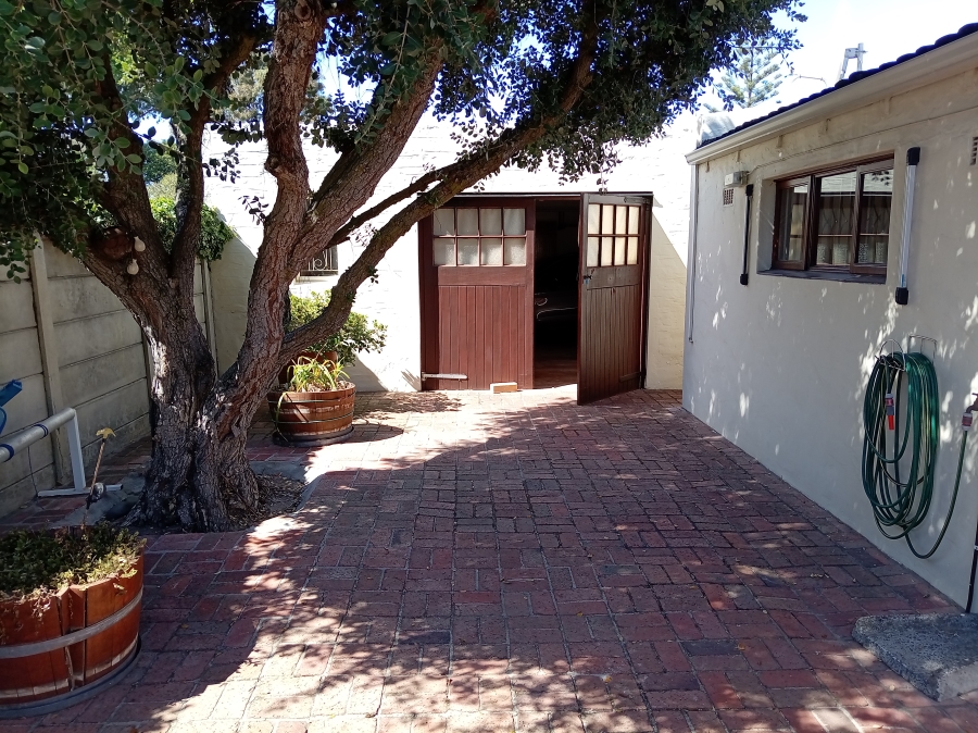 4 Bedroom Property for Sale in Edgemead Western Cape